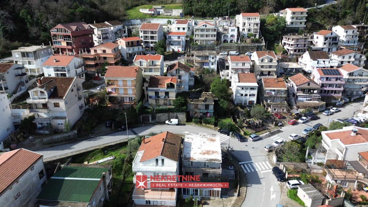 Ekskluzivna prodaja kuće – odlična prilika za porodični život ili investiciju, Budva 